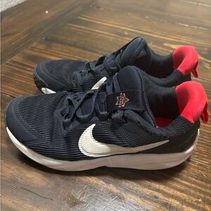 Kids Nike Shoes size 1.5